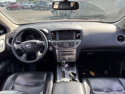 2017 Nissan Pathfinder SL