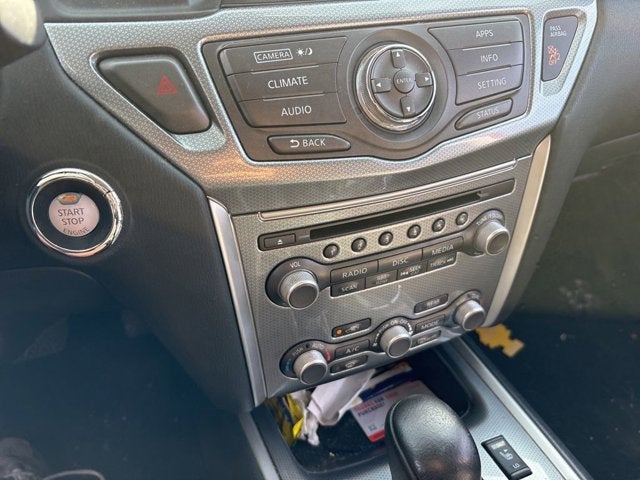 2017 Nissan Pathfinder SL