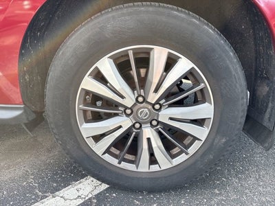 2017 Nissan Pathfinder SL