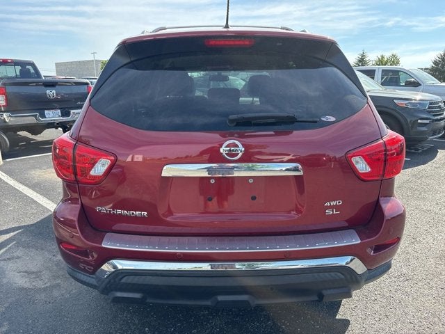2017 Nissan Pathfinder SL