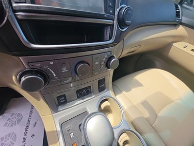 2013 Toyota Highlander SE