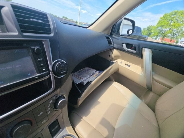 2013 Toyota Highlander SE