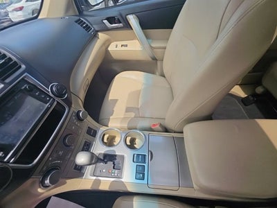 2013 Toyota Highlander SE