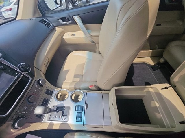 2013 Toyota Highlander SE