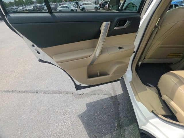 2013 Toyota Highlander SE