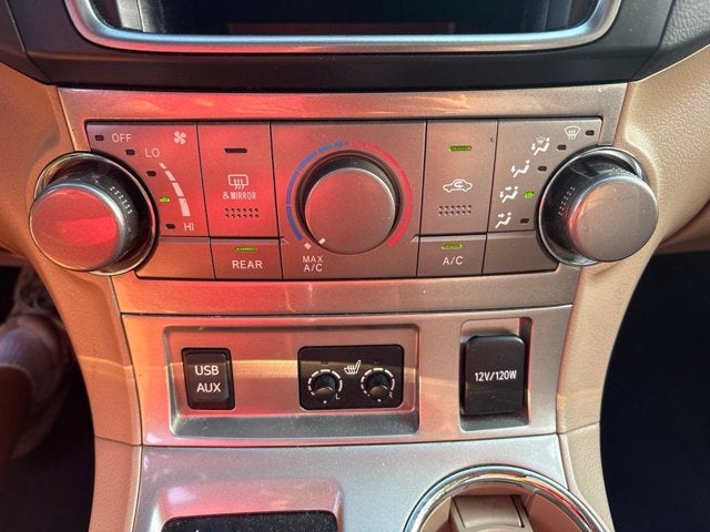2013 Toyota Highlander SE