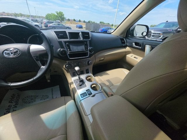 2013 Toyota Highlander SE