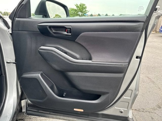 2021 Toyota Highlander LE
