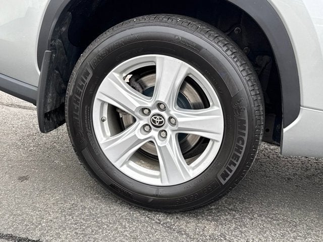 2021 Toyota Highlander LE