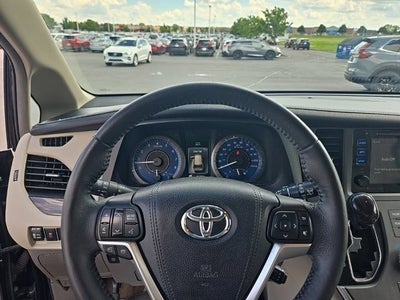 2016 Toyota Sienna XLE Premium