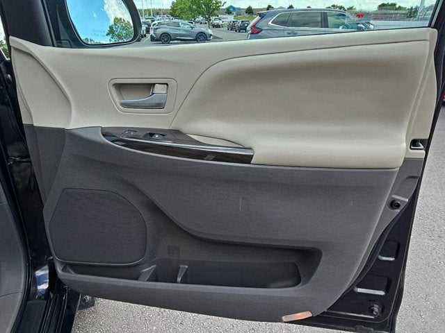 2016 Toyota Sienna XLE Premium
