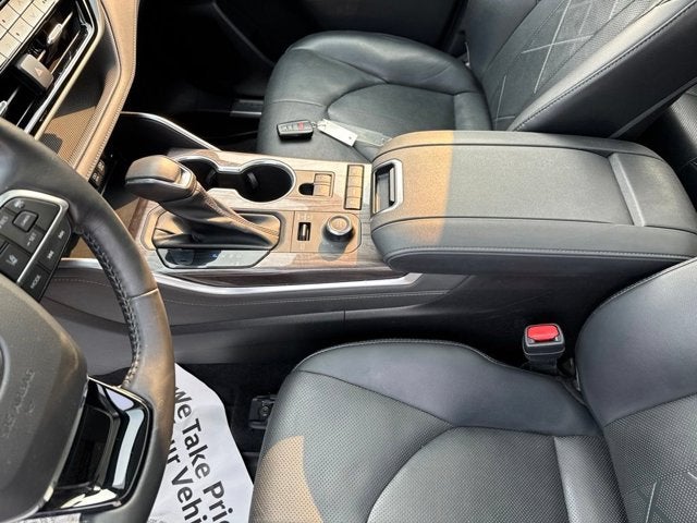 2021 Toyota Highlander Platinum
