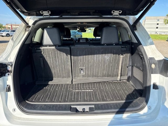 2022 Toyota Highlander Hybrid XLE