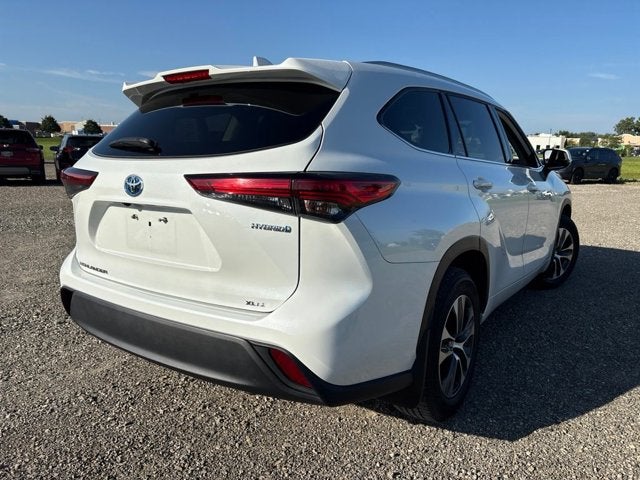 2022 Toyota Highlander Hybrid XLE