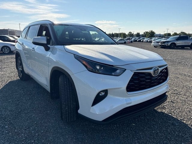 2022 Toyota Highlander Hybrid XLE
