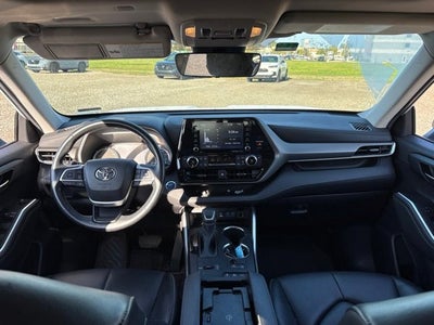 2022 Toyota Highlander Hybrid XLE