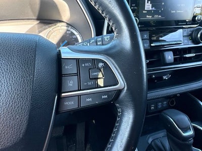 2022 Toyota Highlander Hybrid XLE