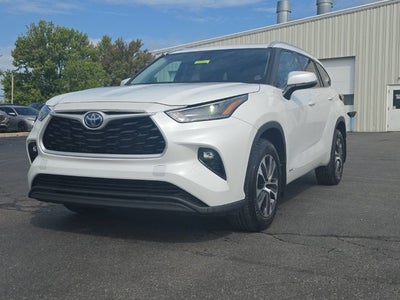 2022 Toyota Highlander Hybrid XLE