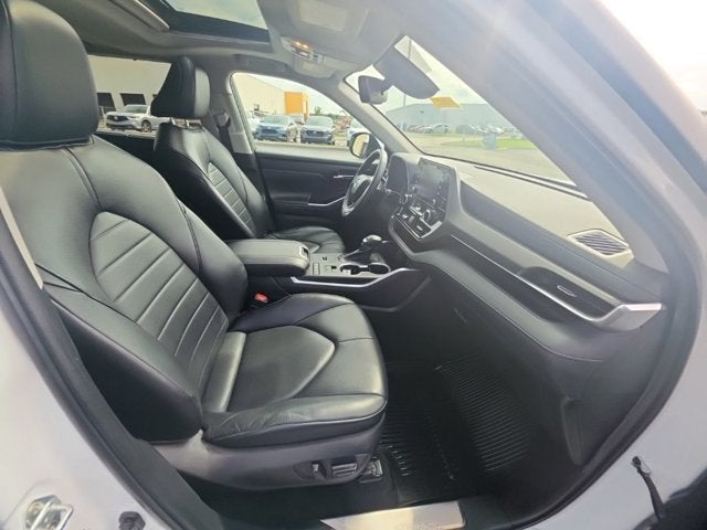 2022 Toyota Highlander Hybrid XLE