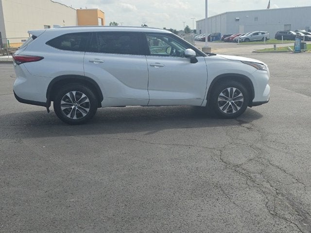 2022 Toyota Highlander Hybrid XLE