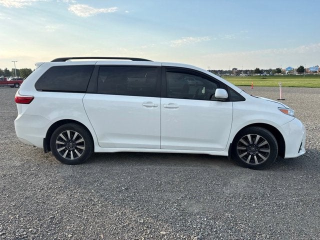 2019 Toyota Sienna LE