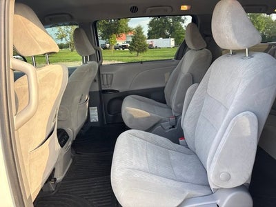 2019 Toyota Sienna LE