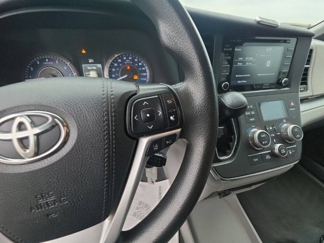 2019 Toyota Sienna LE