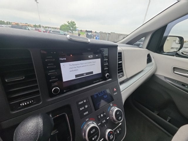 2019 Toyota Sienna LE