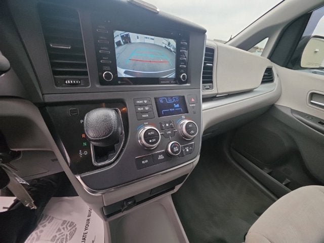 2019 Toyota Sienna LE