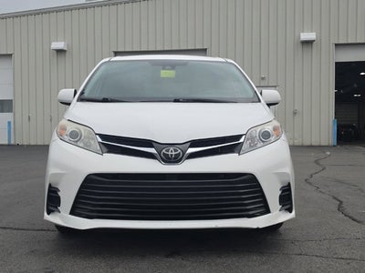 2019 Toyota Sienna LE