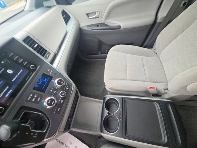 2019 Toyota Sienna LE