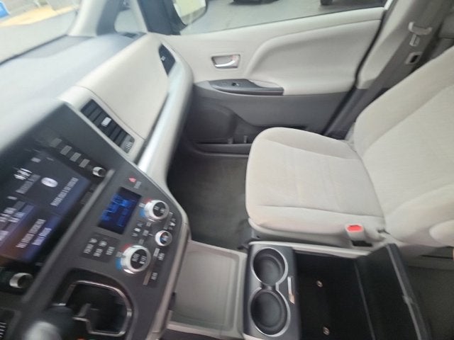 2019 Toyota Sienna LE