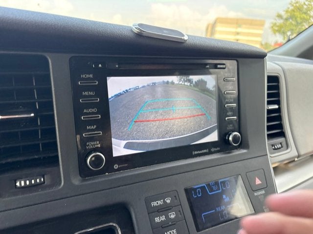 2019 Toyota Sienna LE