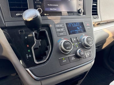 2019 Toyota Sienna LE