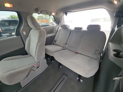 2019 Toyota Sienna LE