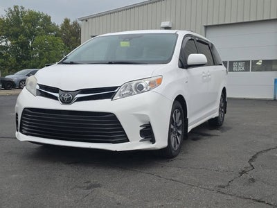 2019 Toyota Sienna LE