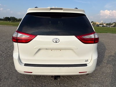 2019 Toyota Sienna LE