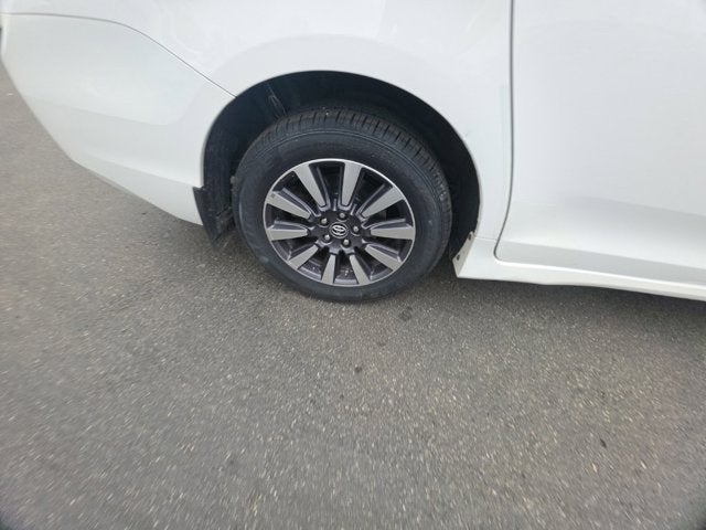 2019 Toyota Sienna LE