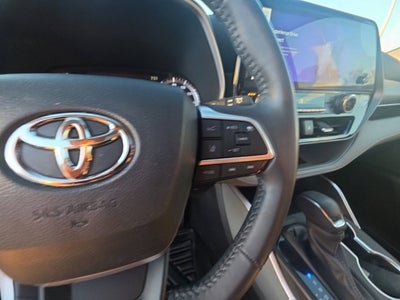 2024 Toyota Highlander XLE