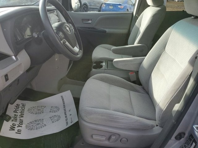 2015 Toyota Sienna LE