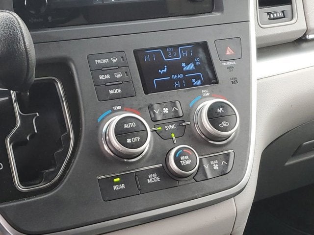 2015 Toyota Sienna LE