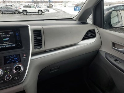 2015 Toyota Sienna LE