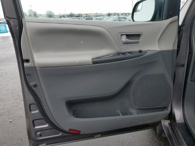 2015 Toyota Sienna LE