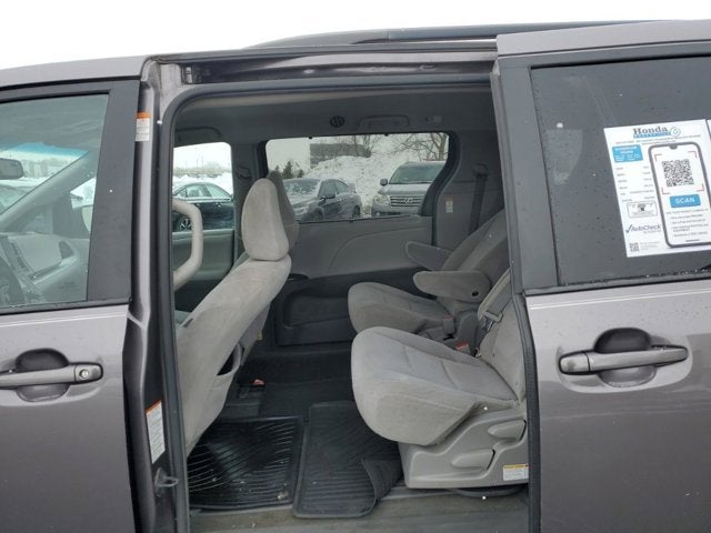 2015 Toyota Sienna LE