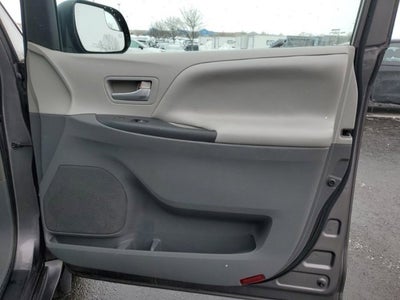 2015 Toyota Sienna LE