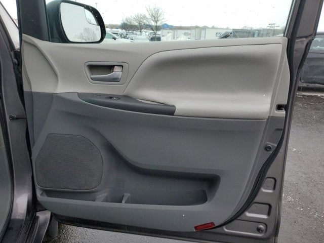 2015 Toyota Sienna LE