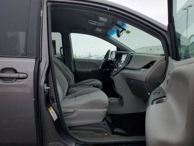 2015 Toyota Sienna LE