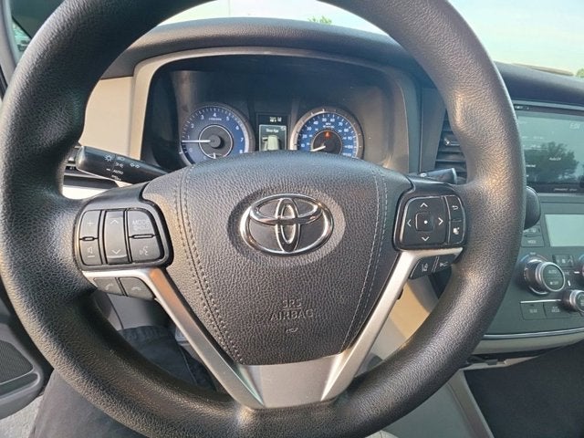 2019 Toyota Sienna LE