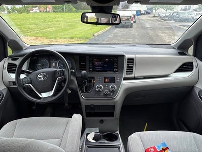 2019 Toyota Sienna LE