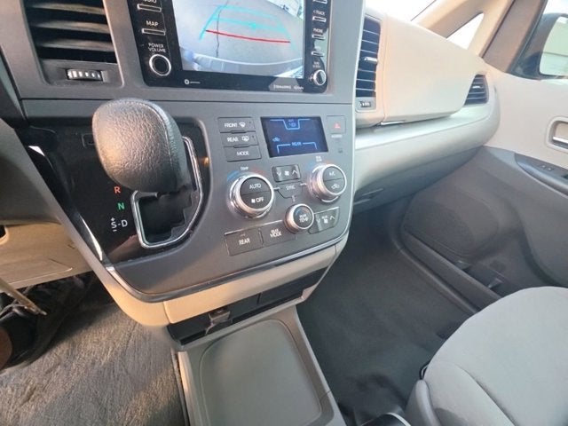 2019 Toyota Sienna LE